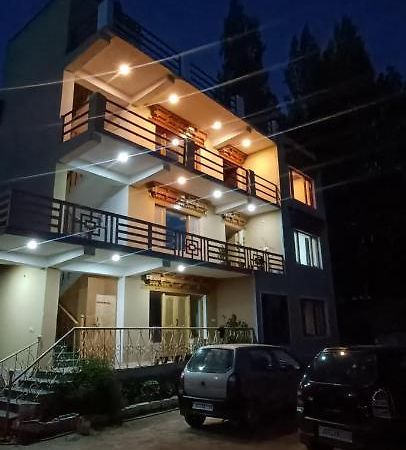 Zlatan Guest House Leh Ngoại thất bức ảnh