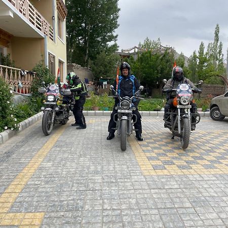 Zlatan Guest House Leh Ngoại thất bức ảnh
