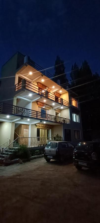 Zlatan Guest House Leh Ngoại thất bức ảnh